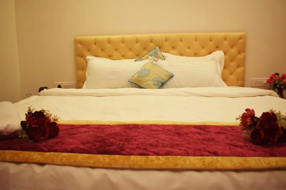 Deluxe Balcony suite RS(2)