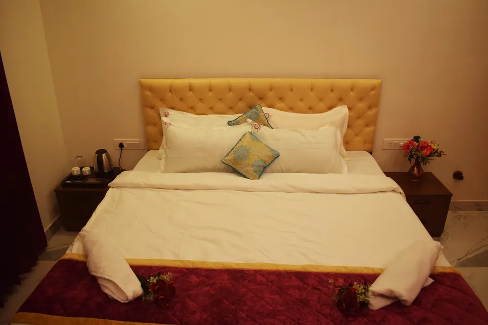 Deluxe Balcony suite RS(3)