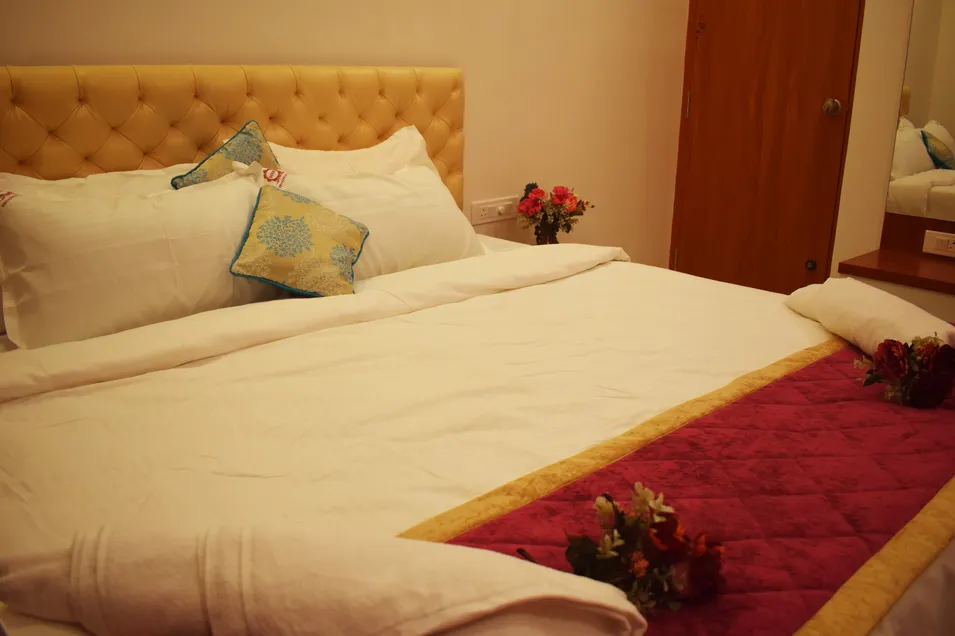 Deluxe Balcony suite RS(4)